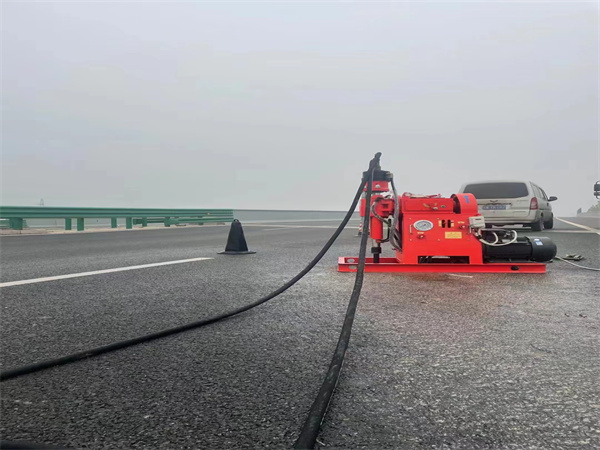 怒江马路路基路面开裂下沉注浆加固灌浆